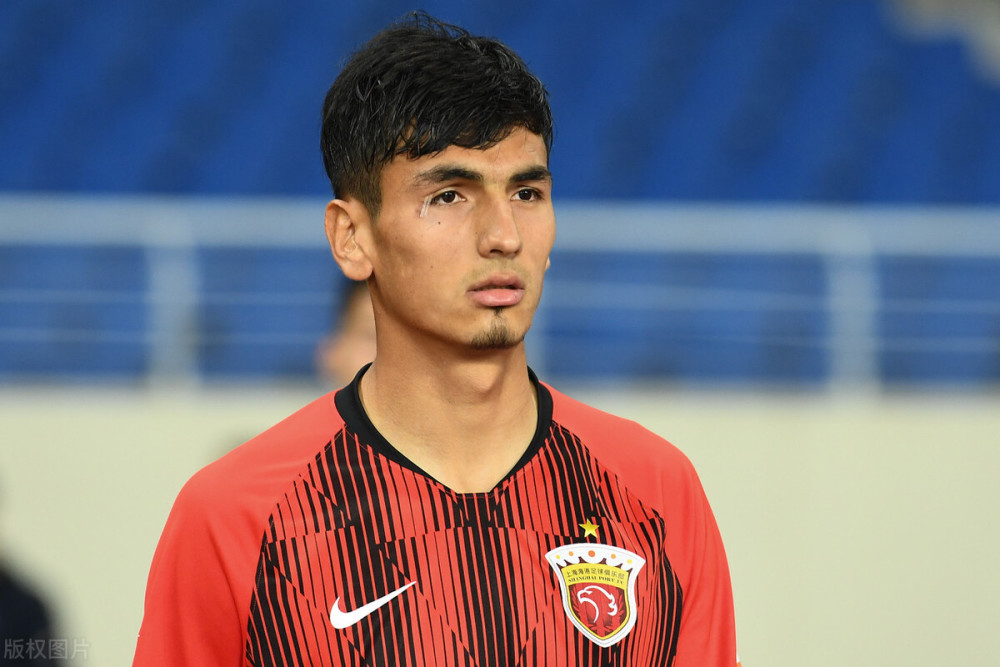 趣体育 -包含转会期体能课后,新疆广汇回应争议备战中超,媒体盛赞,更衣室氛围转暖的词条