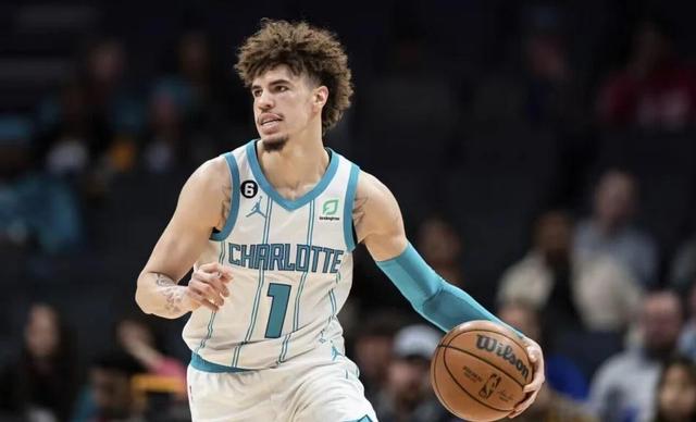 趣体育app -夏洛特黄蜂转会期豪取连胜；志在全明星赛名次提升；气氛紧张；团队化学反应显著的简单介绍