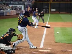 趣体育入口 -包含密尔沃基雄鹿赛前篮板制胜，志在NBA总决赛名次提升，管理层满意，团队化学反应显著的词条